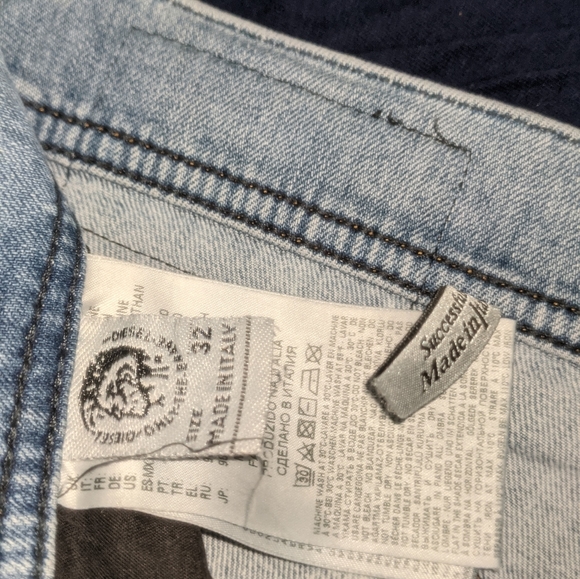 Diesel "Dagh" regular straight jeans - Picture 6 of 9